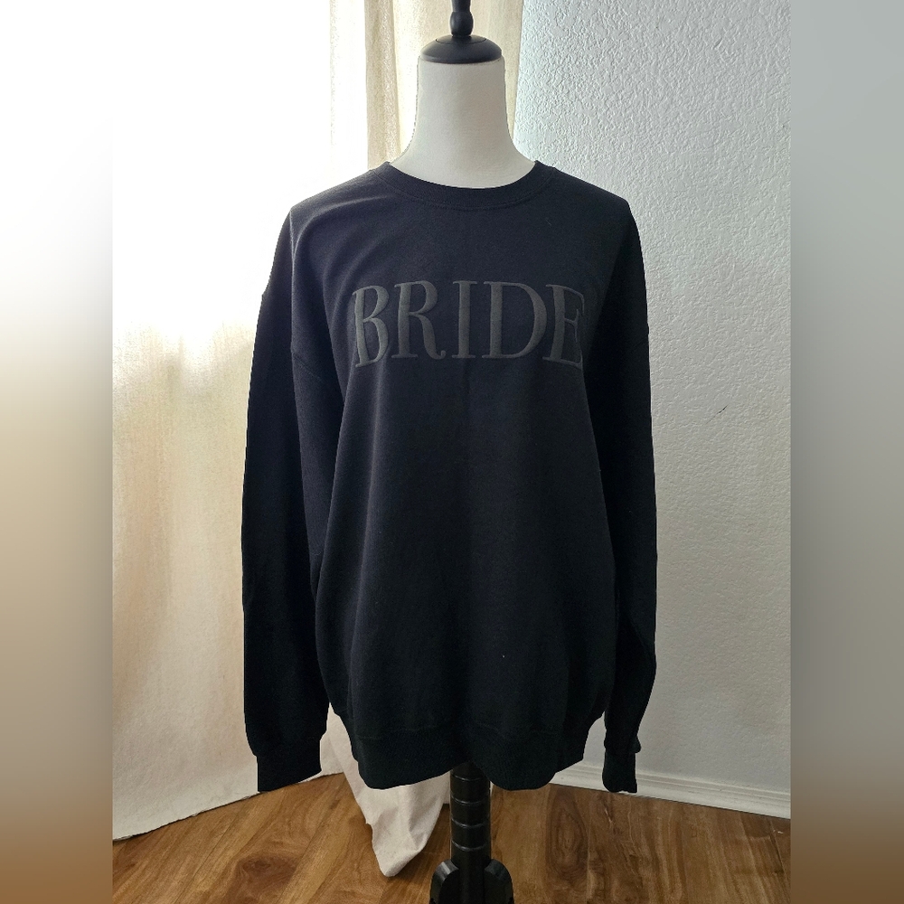 BRIDE Black Crew Neck Sweatshirt Size Large